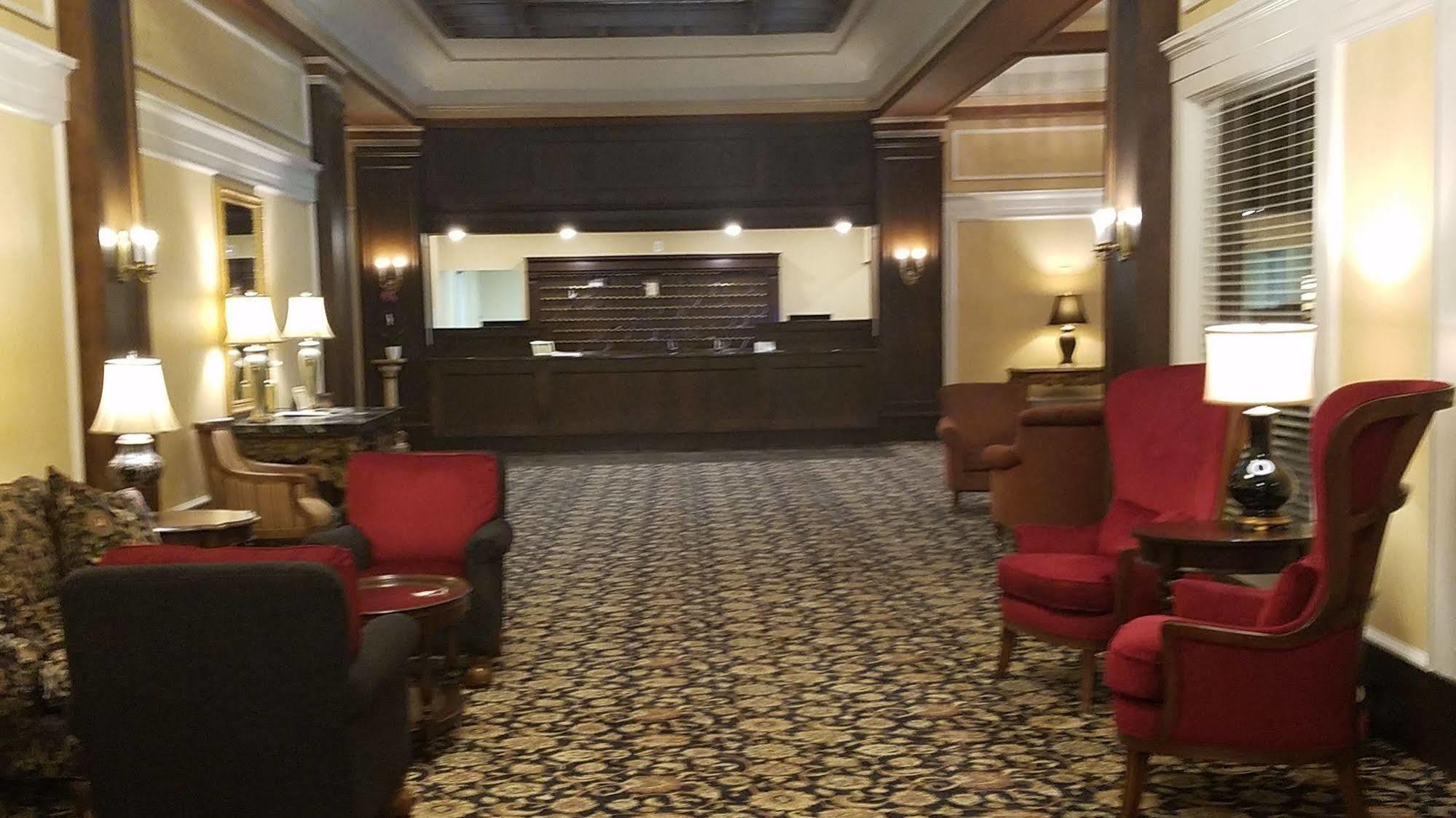 The Astor Hotel Milwaukee Exterior photo